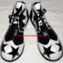 Zapatos con estrelles de distintos colores