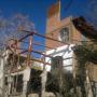 Vivienda con deck y asador