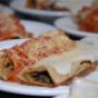 Due de canelones con salsa mixta