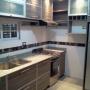 Cocina con cajoneros y vidrio, Linosa Cinza