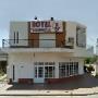En <b>HOTEL VENTURA</b> contamos con habitaciones con
<br>baño privado, aire acondicionado, TV por cable, salón de
<br>eventos, cochera cubierta y más.