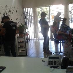 PELUQUERÍA Y ESTÉTICA CAROLINA MONTENEGRO