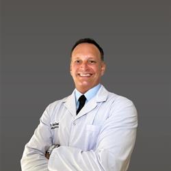 Dr. Arnaldo Graciani - Cirujano Plástico.