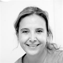 Bettina Pettiti, DDS. Odontología Digital. Estética. Carillas. Implantes. Blanqueamientos