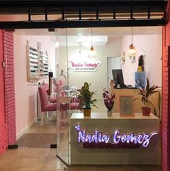 Nadia Gómez salón de uñas