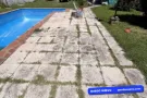 Vereda con verdín antes del hidrolavado